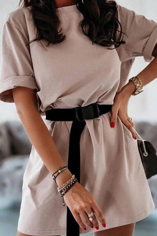 NEW WOMEN'S DRESS INCLUDING BELT