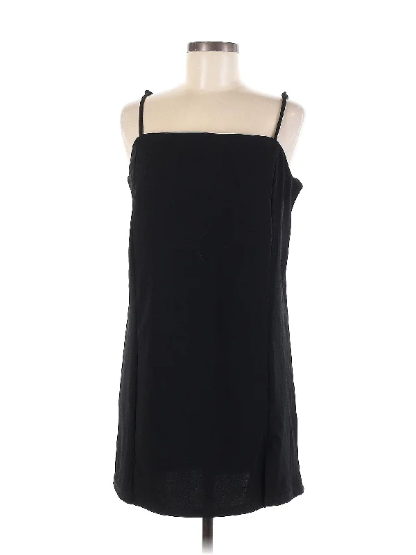 Cocktail Dress Square Neckline Feminine